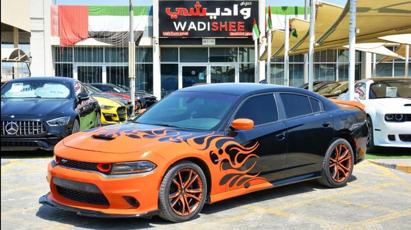 2018 Dodge Charger in Dubai, United Arab Emirates | *Custom Flame Stickers*  Charger R/T V8 2018/SRT Kit/Leather Interior/Very Good Condition