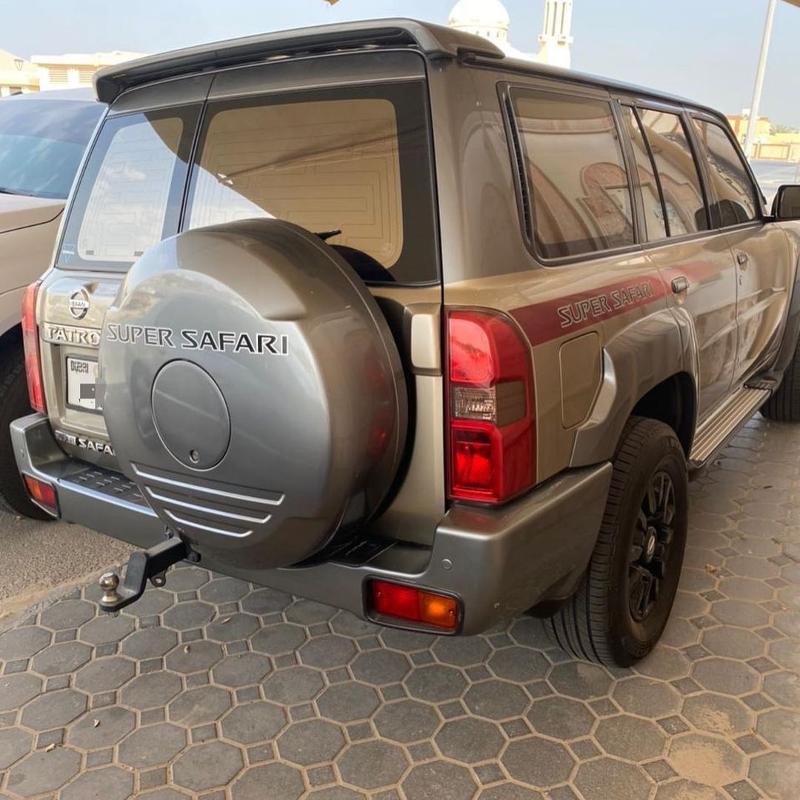 Nissan Patrol en Dubái, Emiratos Árabes Unidos