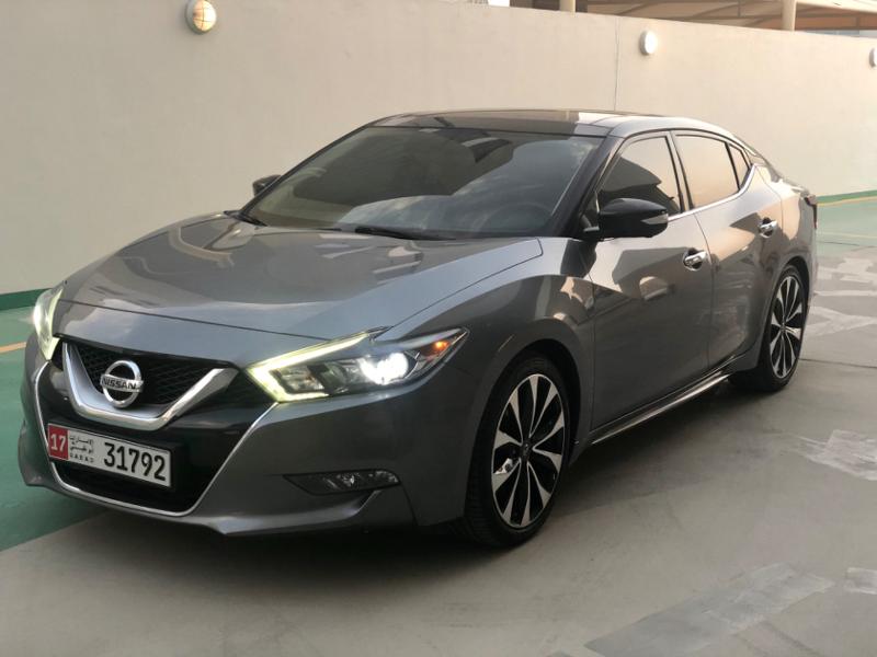 2017 grey nissan maxima