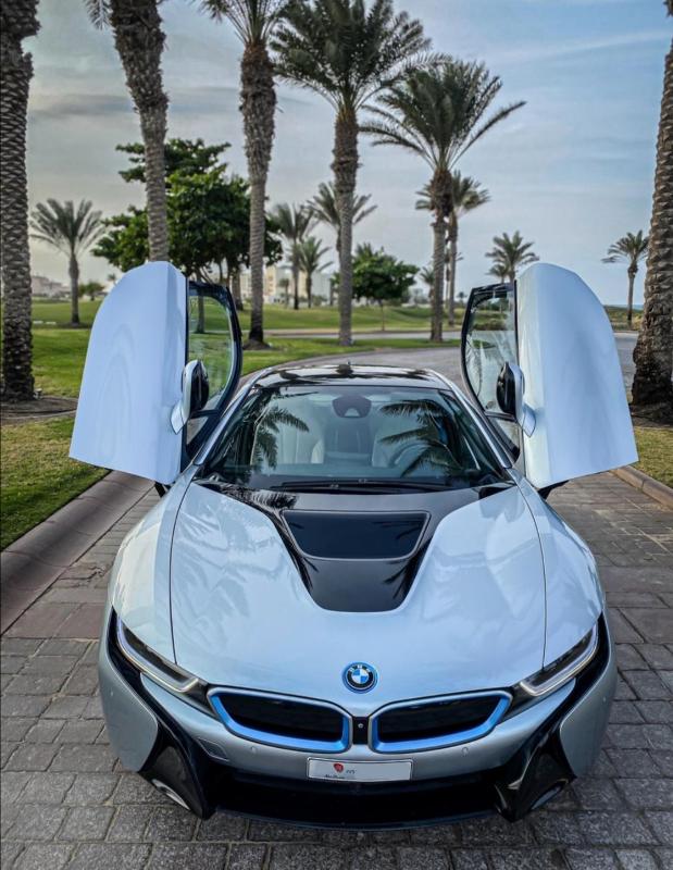 سيارة بي إم دبليو I8 2015 للبيع في العين الإمارات Bmw I8