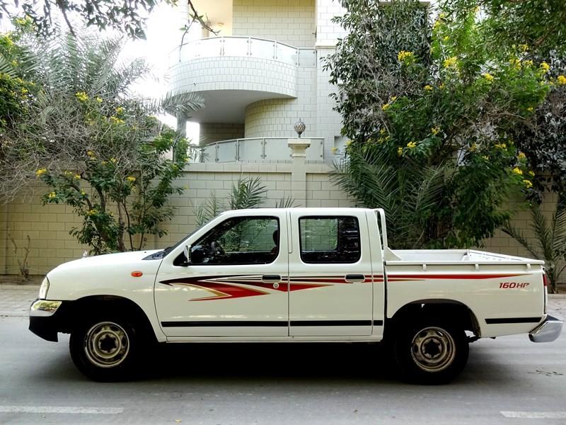  Camioneta Nissan en Zenj, Bahrein