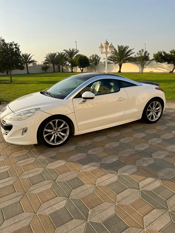  Peugeot RCZ en Sharjah, Emiratos Árabes Unidos