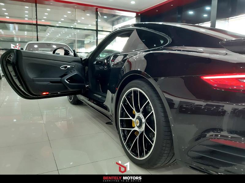 17 Porsche 911 Turbo For Sale In Dubai United Arab Emirates Porsche Carrera Turbo S 922