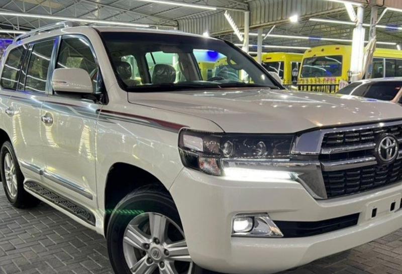 2014 Toyota Land Cruiser in Dubai, United Arab Emirates تويوتا لاند كروزر