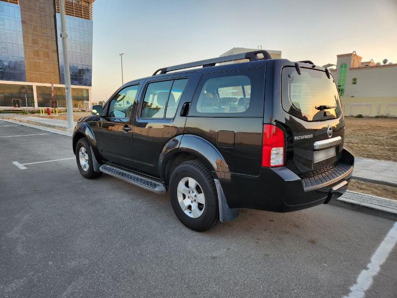 2008 nissan pathfinder black