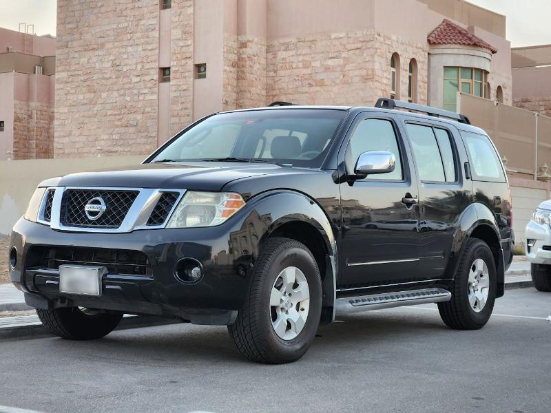 2008 nissan pathfinder black